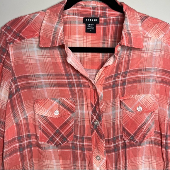 Torrid Relaxed Fit Brushed Rayon coral light Button-Up Shirt 0X or oversized lg - Picture 13 of 13